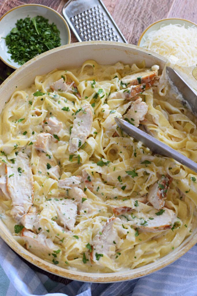 homemade Creamy Chicken Alfredo