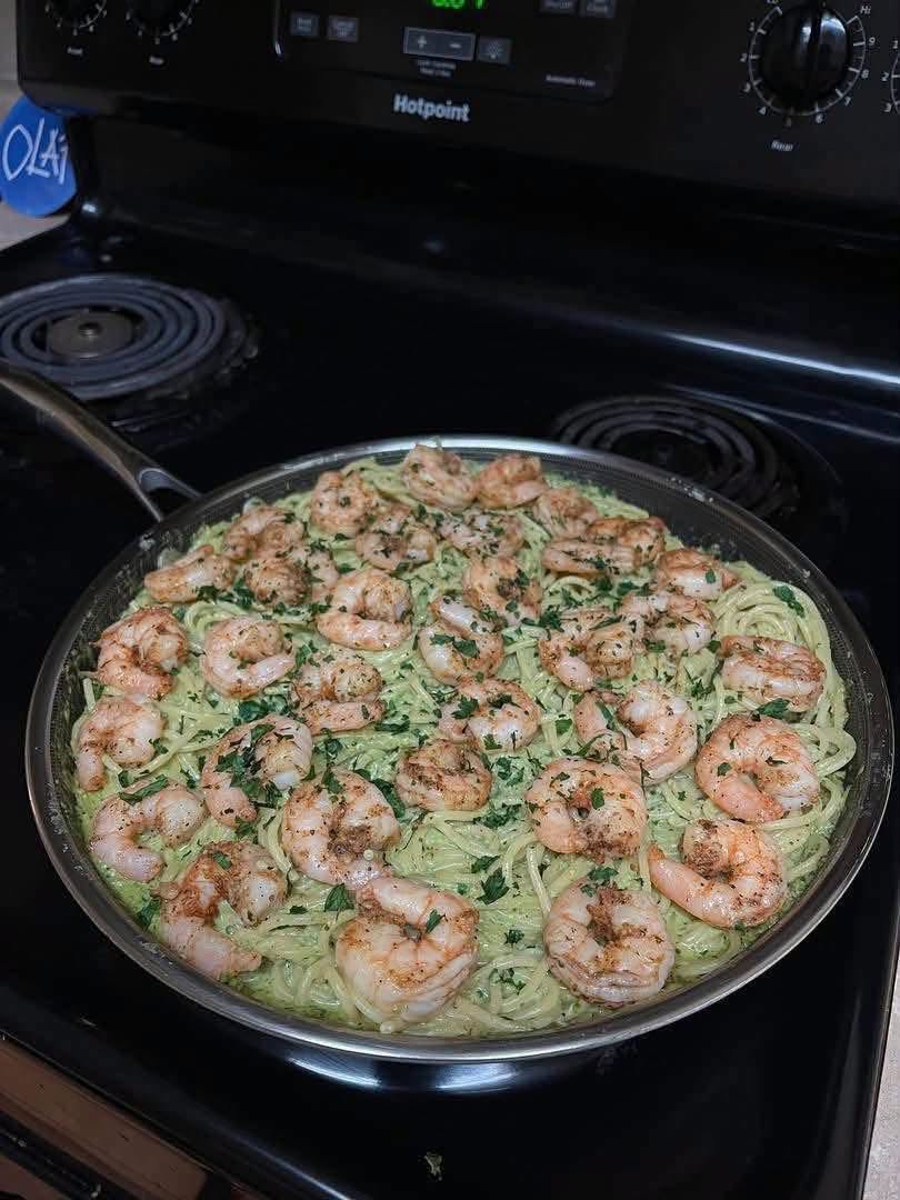 Mexican Green Spaghetti with Shrimp