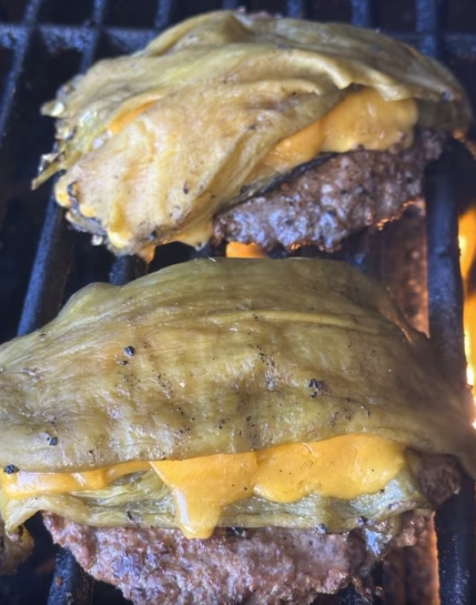 Green Chile Cheeseburgers
